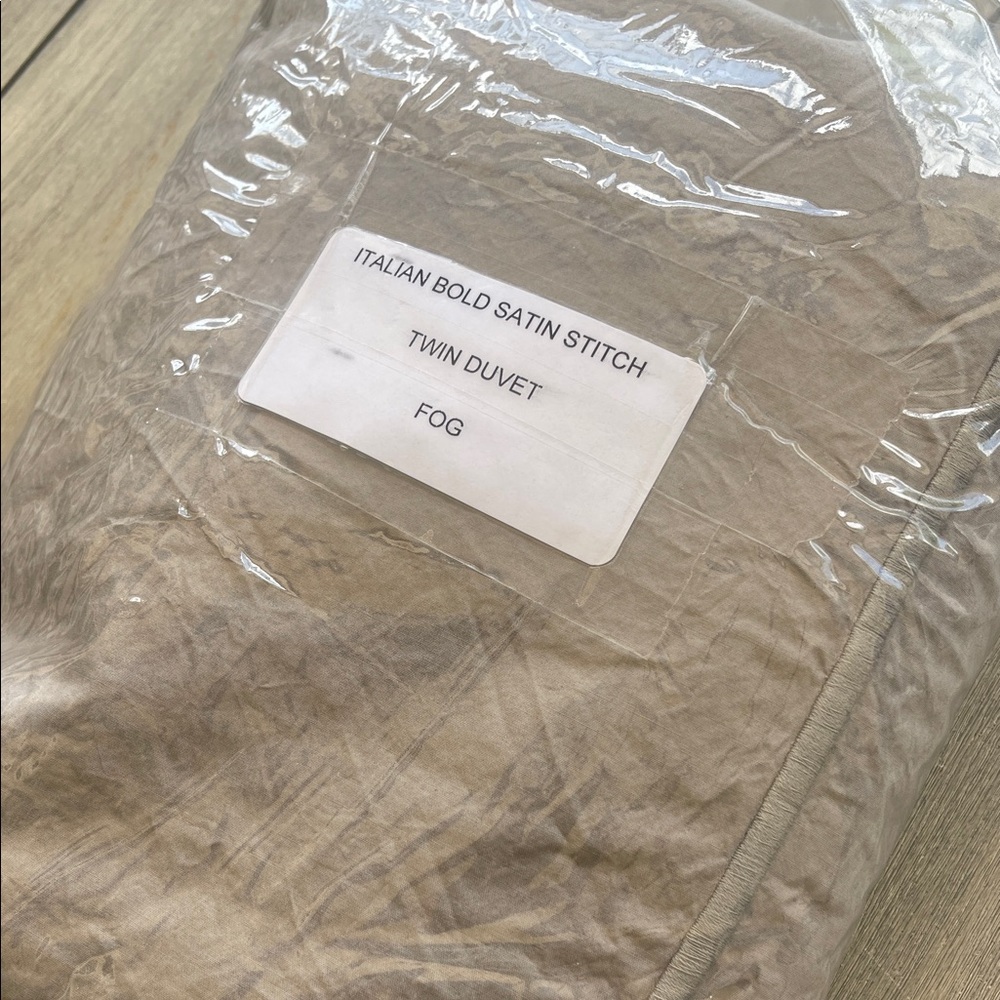 Restoration Hardware RH Italian Bold Satin Stitch Twin Duvet